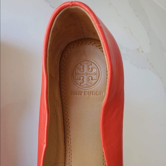 ❌SOLD❌ 🔥🔥 TORY BURCH🔥🔥. Flats shoes with Gold hardware monogram. SIZE 8. - Picture 7 of 7